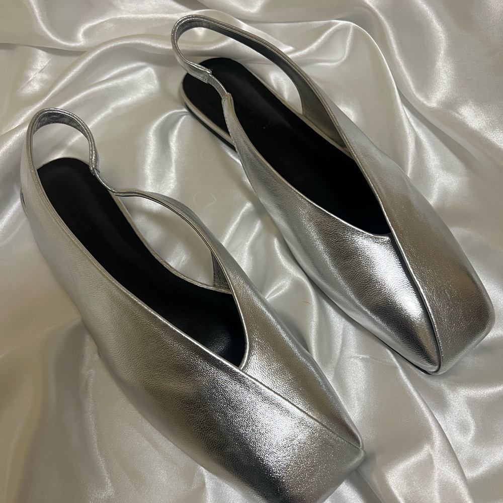 Tony Bianco Hoop Shimmer Silver Flats 9.5